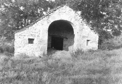 Le pailler bas, ancienne grange, photographie en noir et blanc